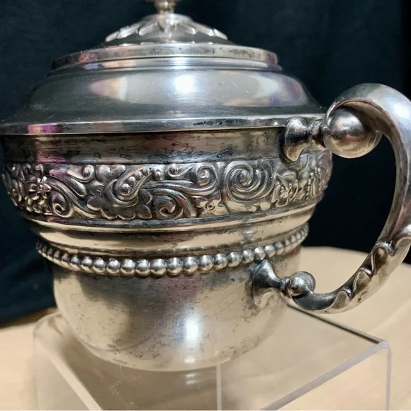 Vintage Silverplate Lidded Sugar Bowl Ornate Floral Dual Handle "M.E. Plateado” - Picture 2 of 8